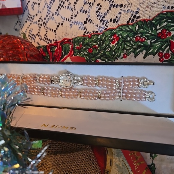 NIB GRUEN Vintage Natural Pink Pearl & Cubic Zirconia Watch & Matching Bracel… - Picture 10 of 12